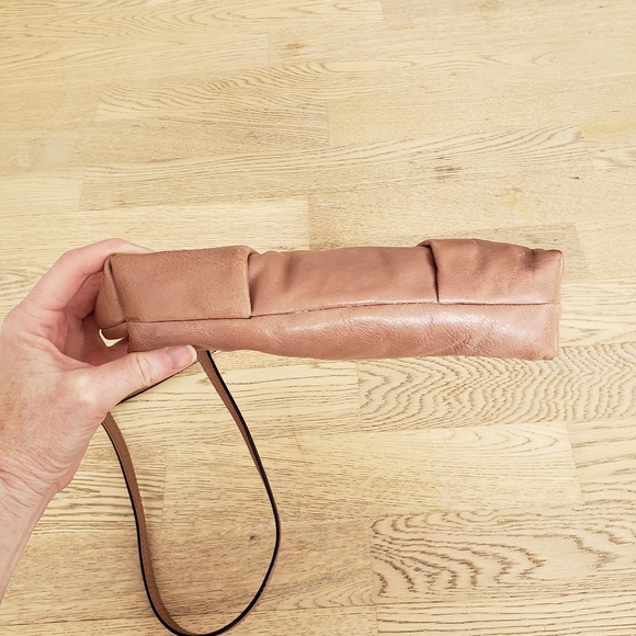 Marc Jacobs small crossbody  - dusty pink - Picture 9 of 10